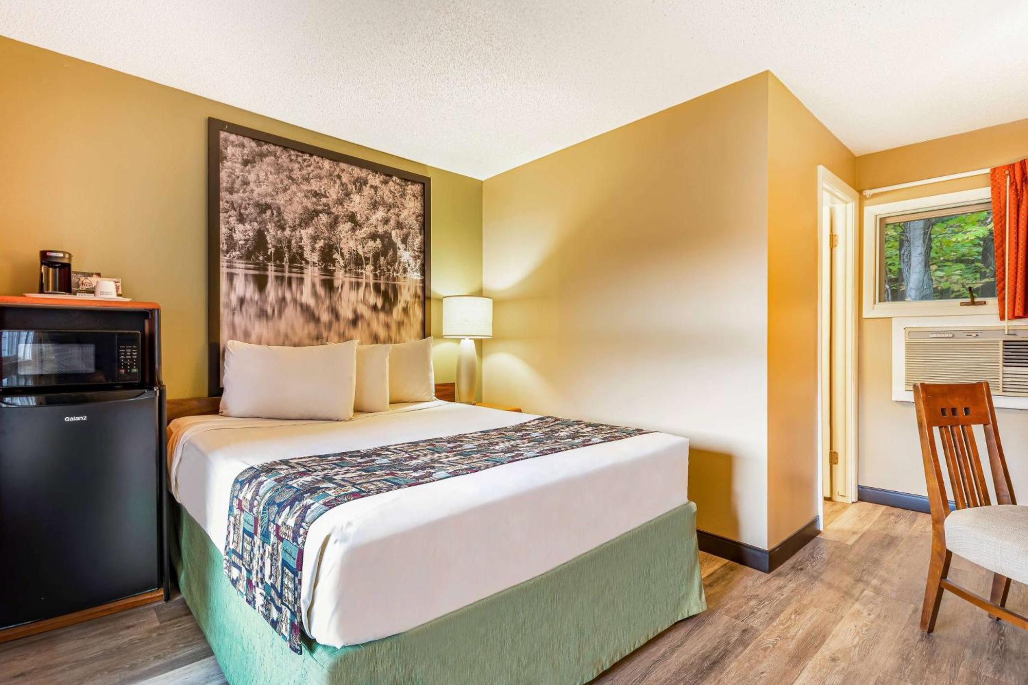 Super 8 By Wyndham Lake George/Downtown Exterior foto