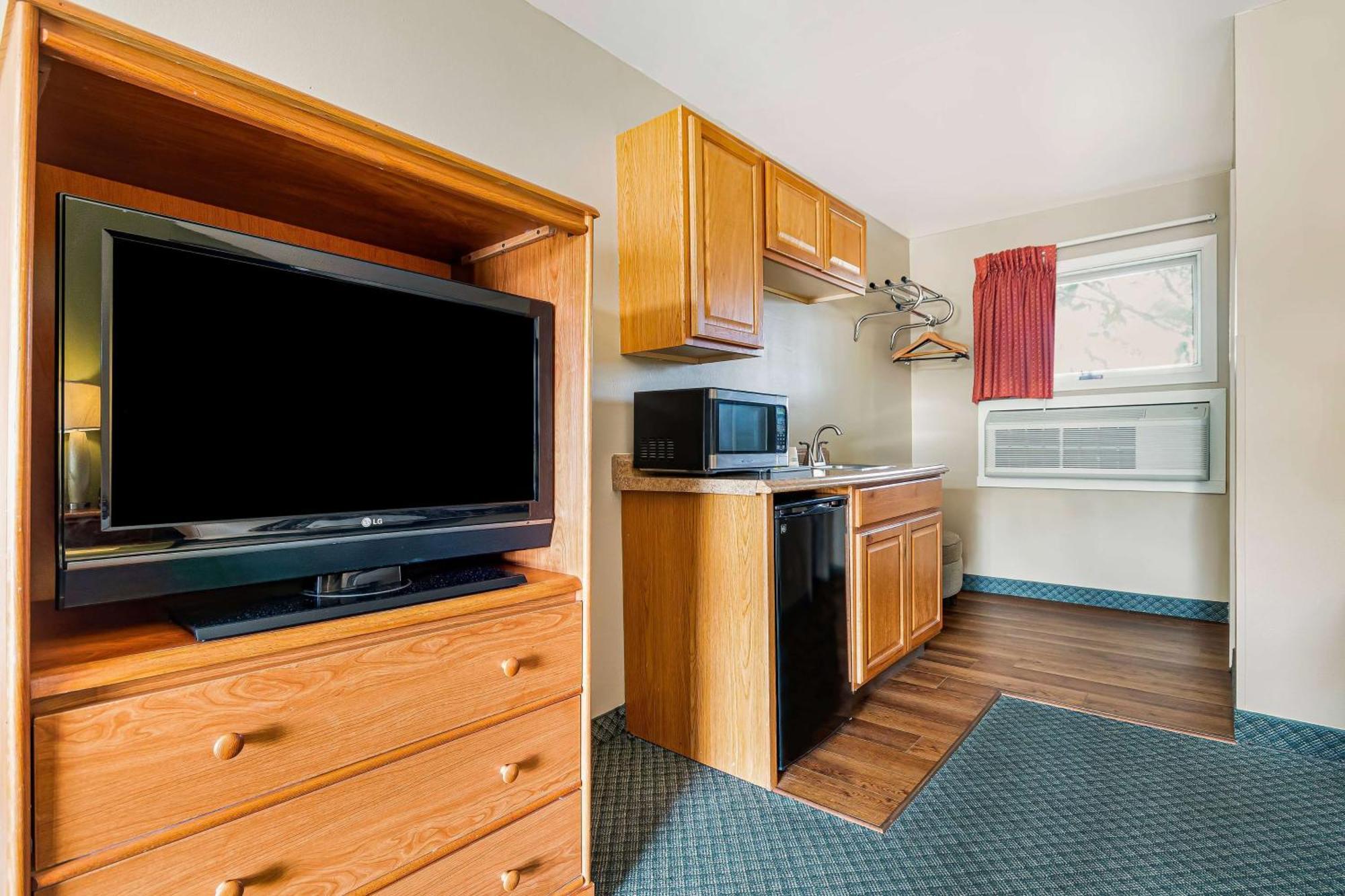 Super 8 By Wyndham Lake George/Downtown Exterior foto